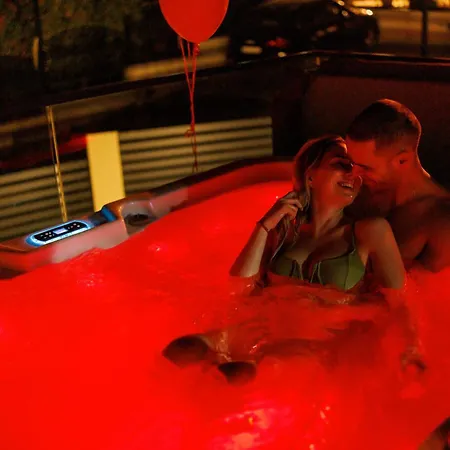 Willa Luxurious For Couples With Hot Tub View