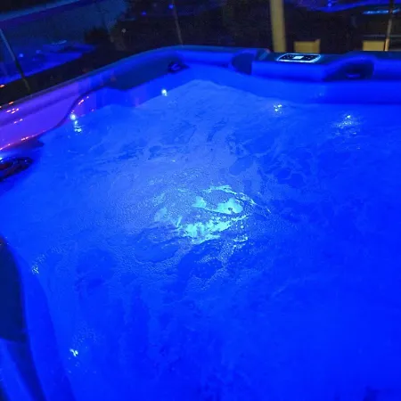 别墅 Luxurious For Couples With Hot Tub View