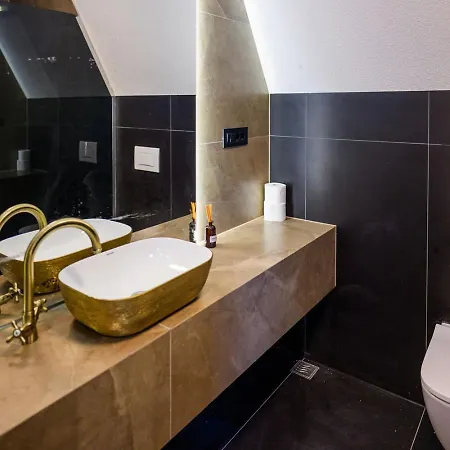 别墅 Luxurious For Couples With Hot Tub View 阿莱克西纳茨